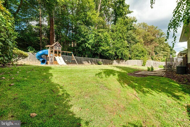 Building Photo - 7606 Jervis St