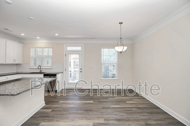 Building Photo - 10436 Glenmere Crk Cir