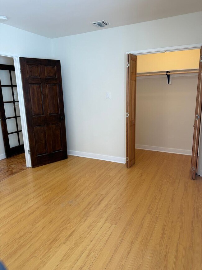 Building Photo - 2523 S Bentley Ave