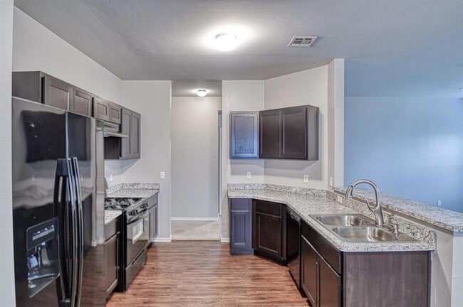 Building Photo - 1325 Quartz Pl