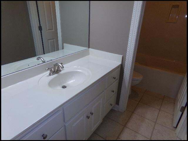 Building Photo - 7 Epernay Cir