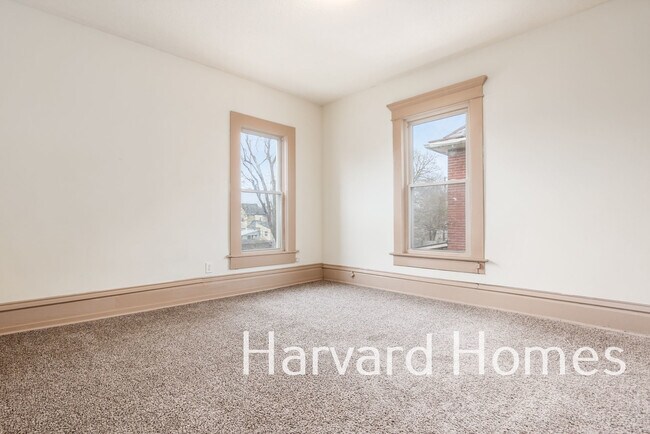 Building Photo - 131 Midland Ave