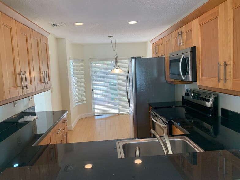 Building Photo - 4447 NW 98th Ave