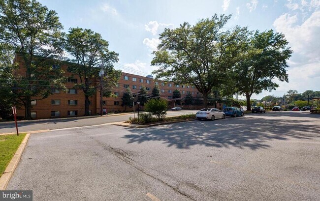 Building Photo - 4401 Cherry Hill Rd