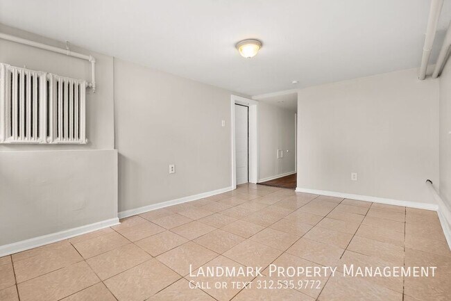 Building Photo - 3742 W Diversey Ave
