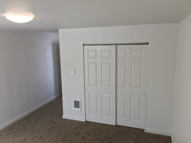 Building Photo - This Home Has It All!