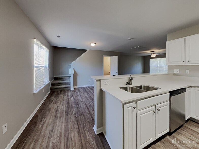 Building Photo - 1316 Crandon Dr