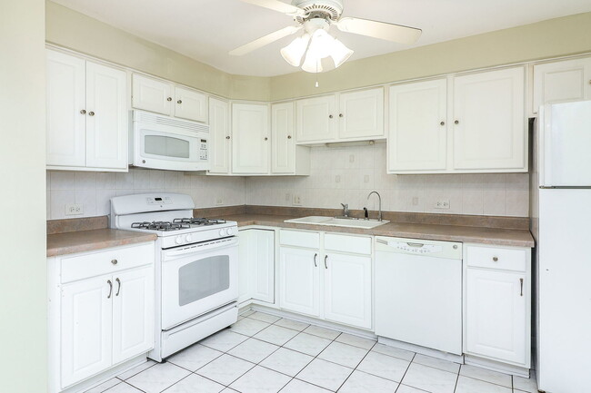 Building Photo - 6708 W 107th St