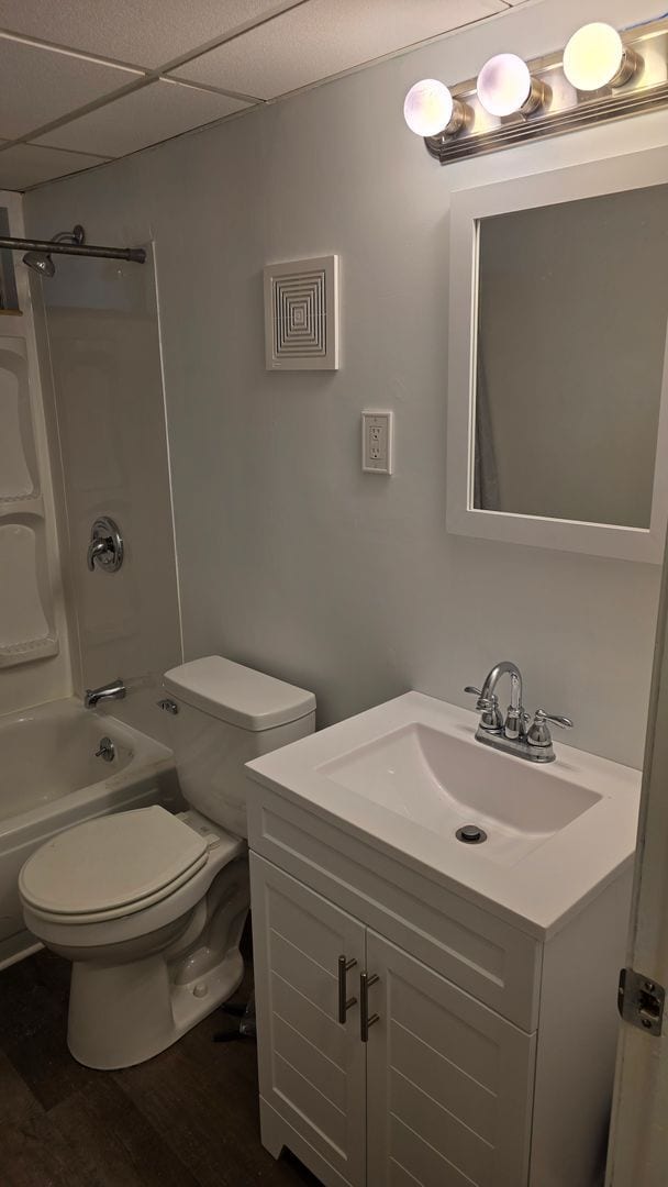 Building Photo - Bright & Sunny 2 Ba / 1 Ba Condominium