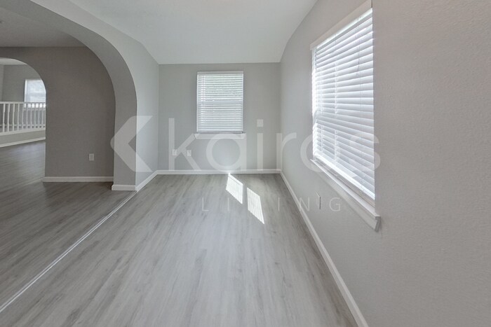 Building Photo - 10405 Barada St