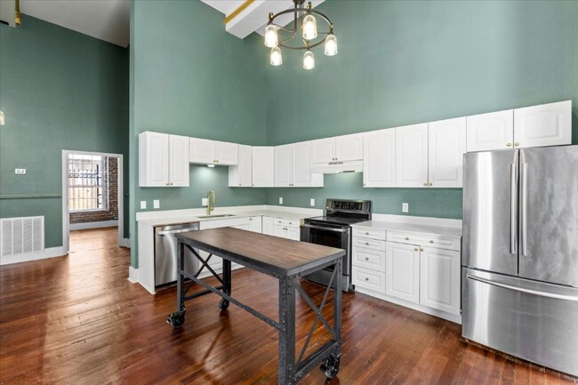 Building Photo - 2111 Postoffice St