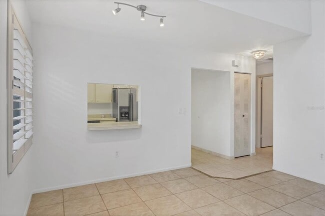 Building Photo - 5051 Village Garden Dr