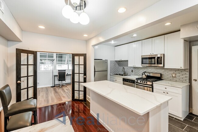 Building Photo - 2302 E St NE