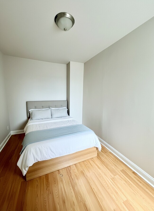 Building Photo - 5537 Harmer St