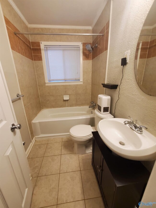 Building Photo - 2248 Norwood Dr NW