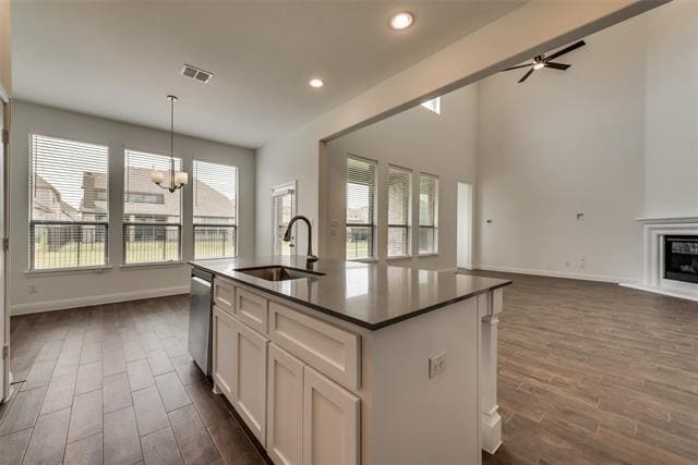 Building Photo - 617 Montrose Dr