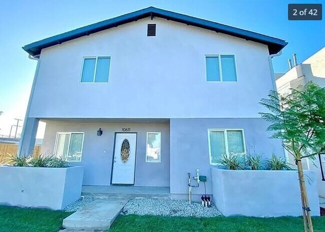 Building Photo - BROADWAY (10611)