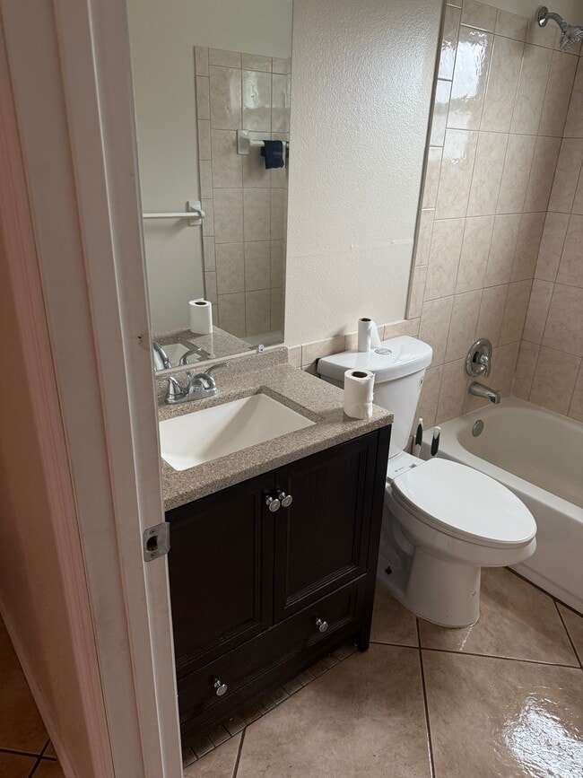 Building Photo - 5544 Wendy Lee Dr