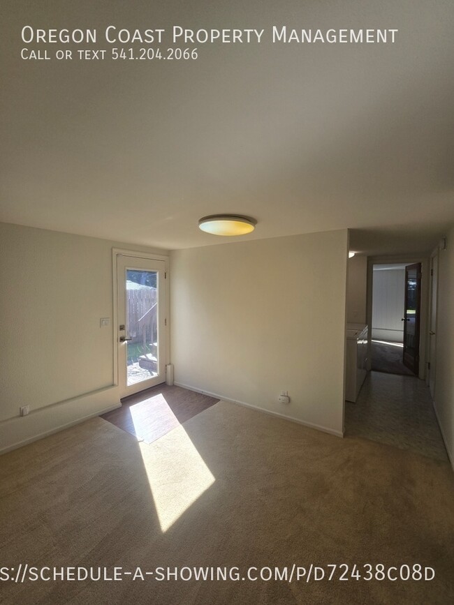 Building Photo - 2826 NW Oar Ave