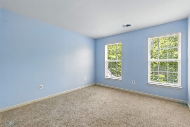 Building Photo - 2513 Holly Springs Ct