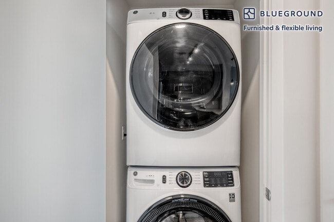 Building Photo - 3000 Pearl Pkwy