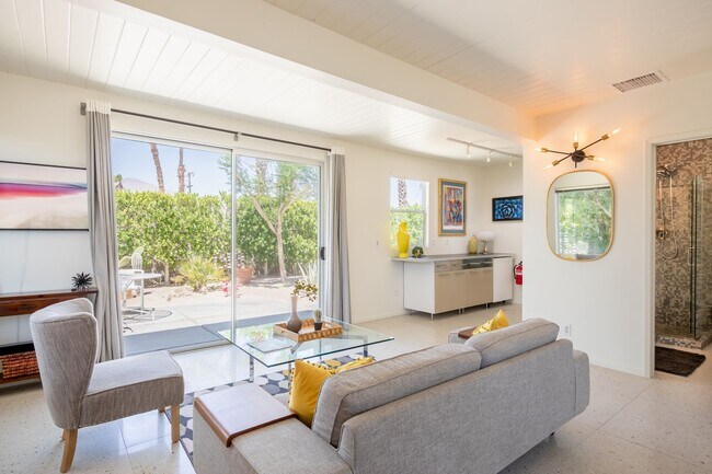 Building Photo - Luxury Mid Century Oasis in Palm Springs (Monthly Only - No Long Term)