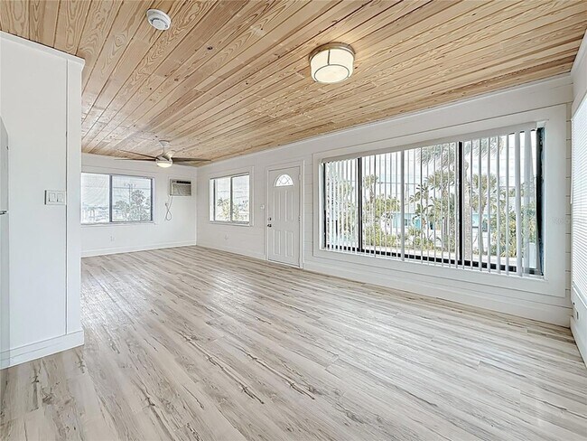 Building Photo - 497 Normandy Rd
