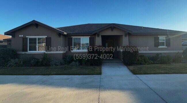Building Photo - Newer home in desirable part of Visalia!!