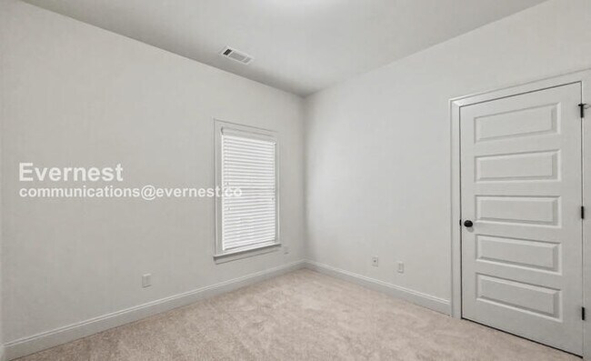 Building Photo - 2067 Ross Park Way