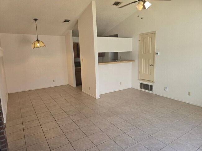 Building Photo - 9403 Kempler Dr