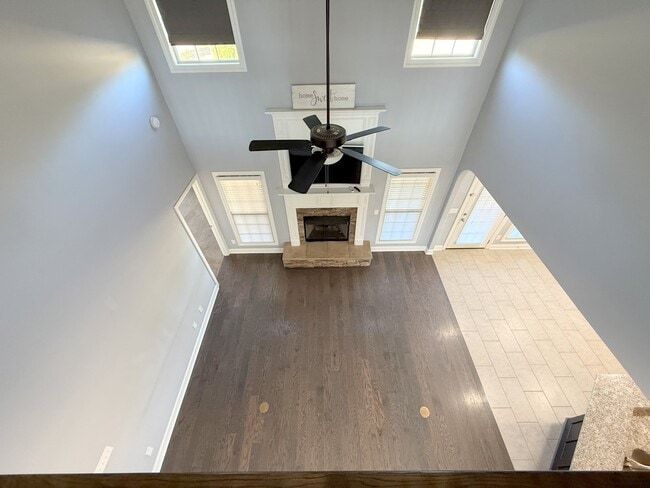 Building Photo - 218 Woodgrove Dr NW