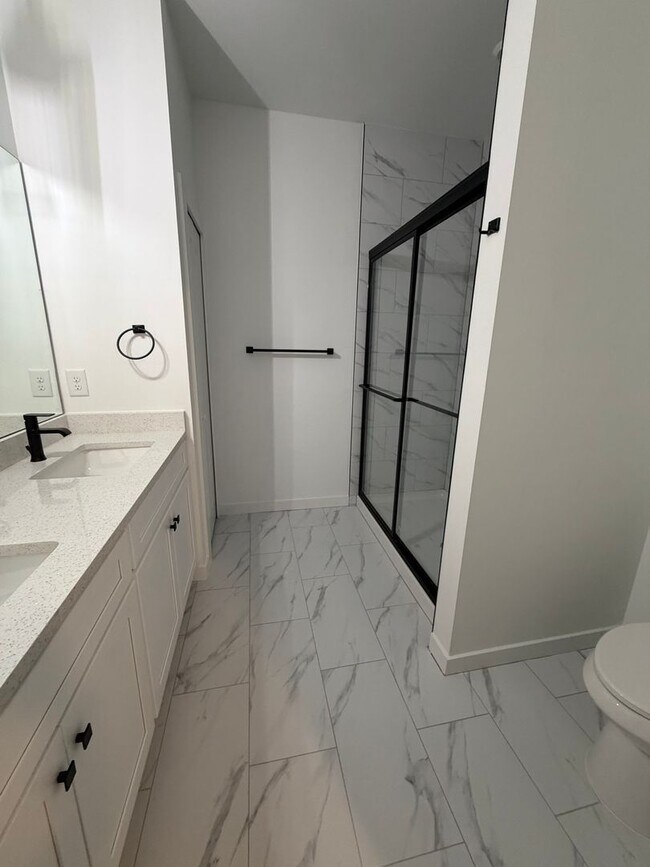 Building Photo - 4617-4619 27th Street Southwest