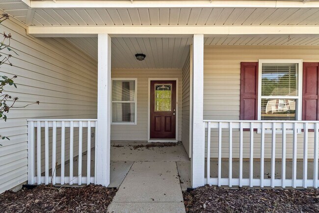 Building Photo - Cozy 3 Bed 2 Bath Home Available Now thru July 2026!