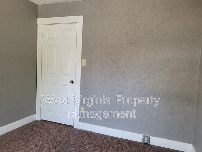 Building Photo - 114 Barber Ln