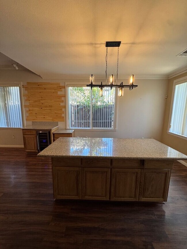 Building Photo - Experience comfort, security, and lifestyle all in one—this is 55+ living at its finest in Hemet!