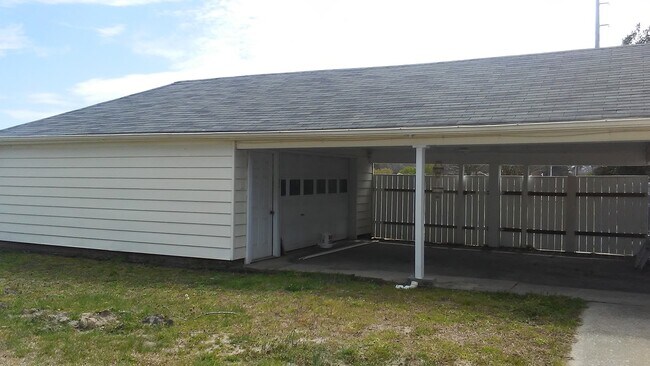 Building Photo - COMING SOON- 3 bedroom single family