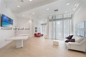 Building Photo - 350 S Miami Ave