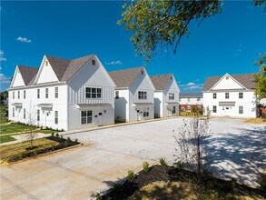 Building Photo - 1664 N Leverett Ave