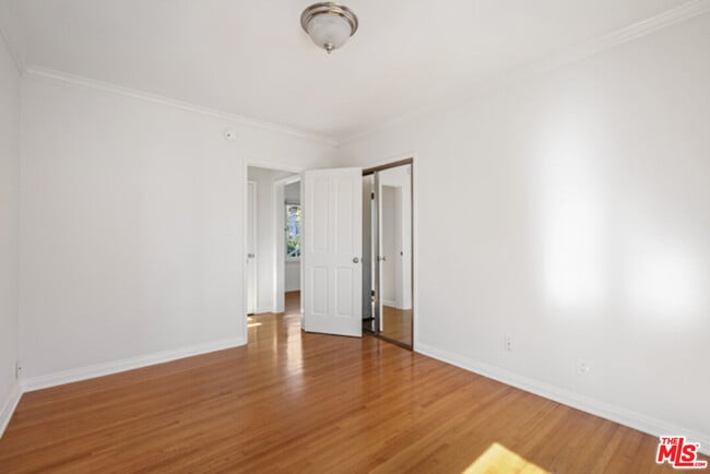 Building Photo - 1009 S Bedford St