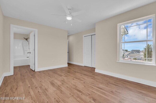 Building Photo - 58 Cove Rd