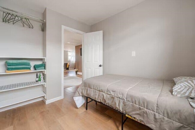 Building Photo - 6119 Jefferson St