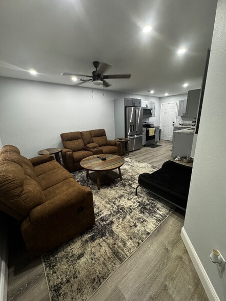 Building Photo - 1109 S Wilson St