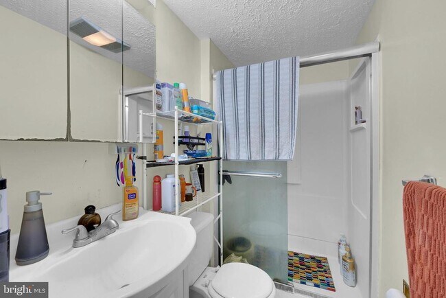 Building Photo - 89 Doe Ct