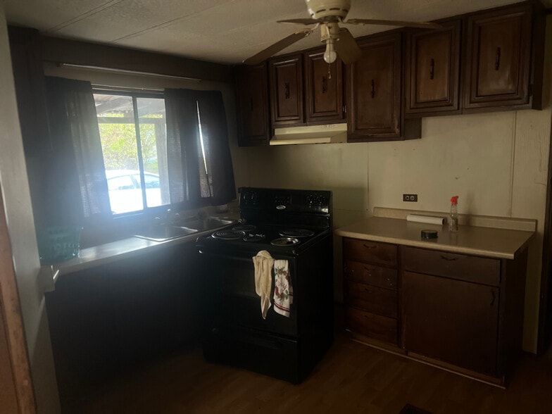 Building Photo - 765 Old Toone Rd