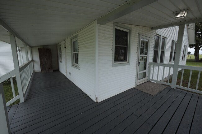Building Photo - 2389 CR 158