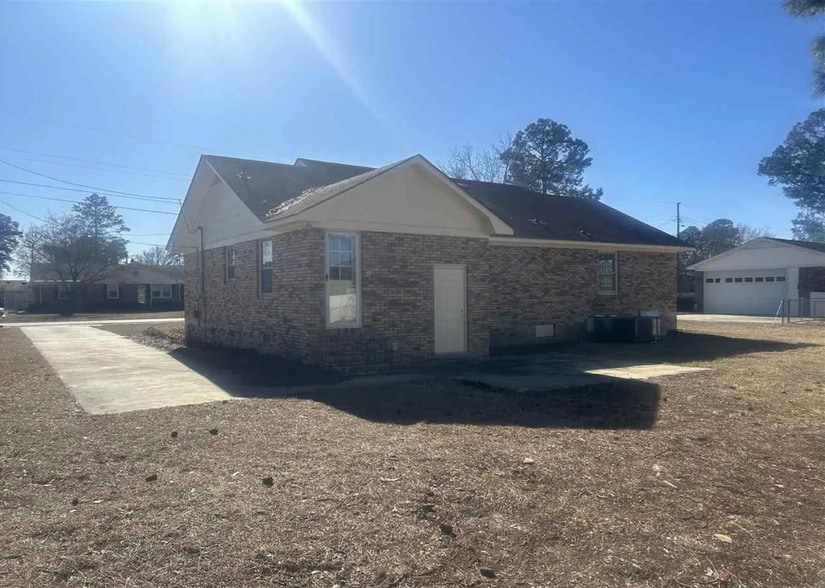 Laundry/Mudroom entry - 405 E Suena Dr
