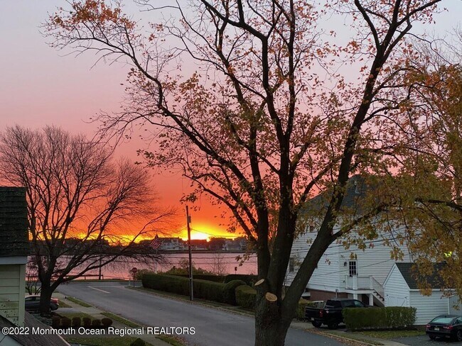 Building Photo - 408 Central Ave