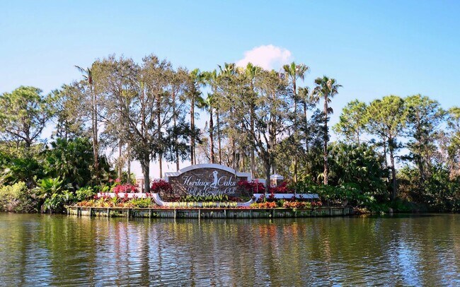 Building Photo - 2BR/2BA Lake View Condo in Heritage Oaks Golf & Country Club
