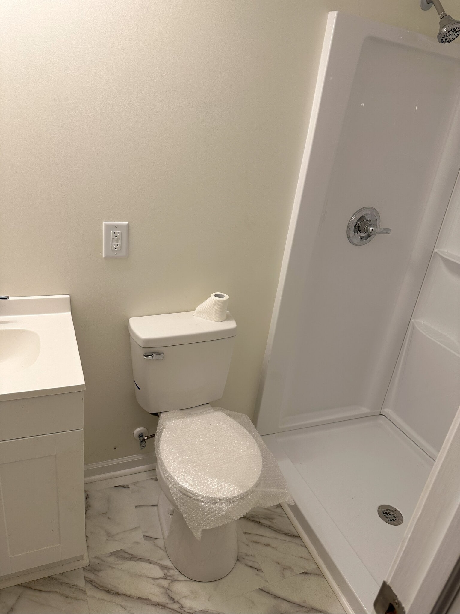 Bathroom - 405 Atchison Blvd