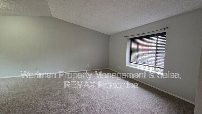 Building Photo - 6371 Galway Dr
